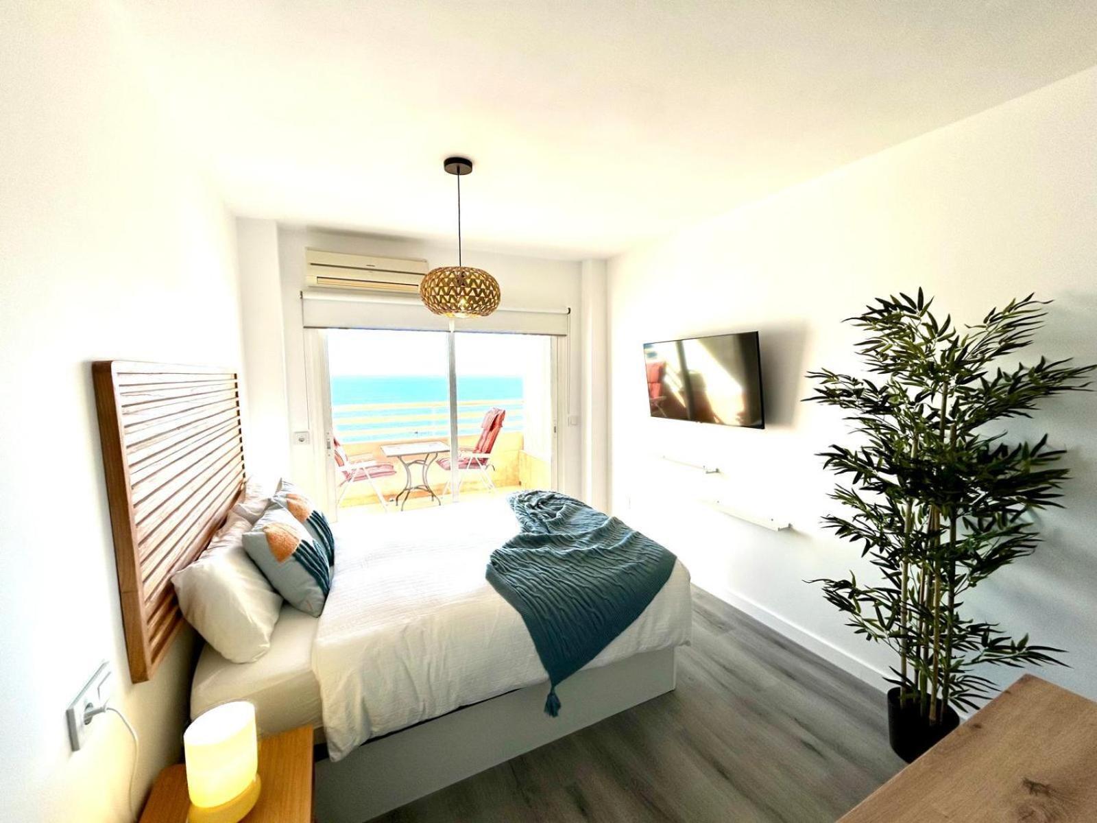 Stella Maris - Amazing Frontal Sea Views With Pool & Terrace By 10Tosea Apartment Fuengirola Bagian luar foto